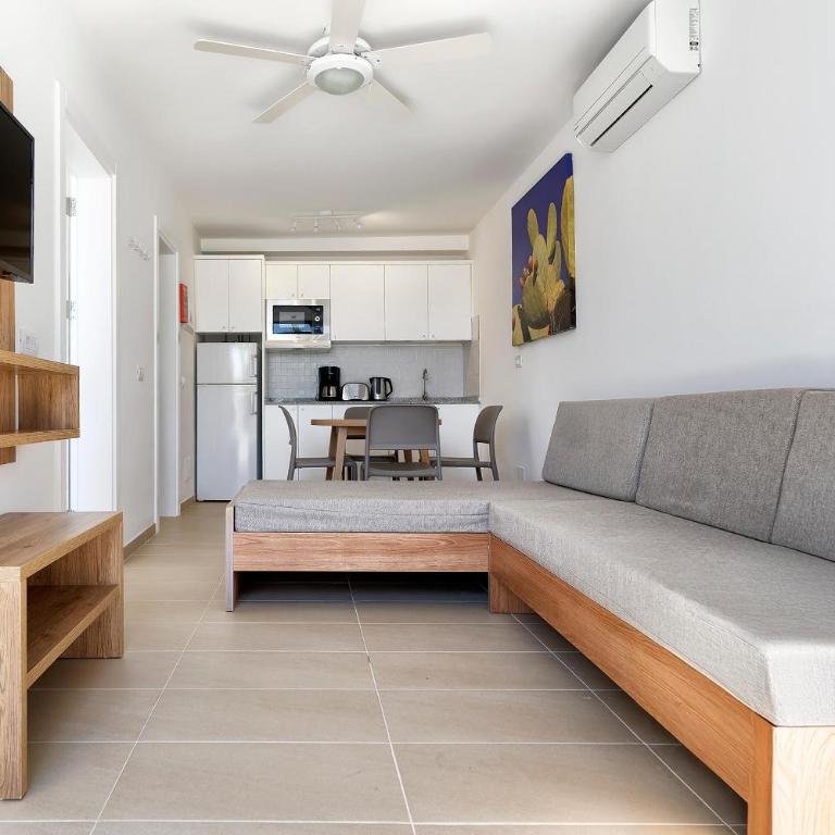 Servatur Altamar - Apartamento Clásico de 1 dormitorio con balcón y vistas parciales al mar - 3