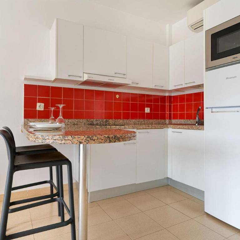 Servatur Altamadores - Premium One Bedroom Apartment with Balcony, Pool View - 5