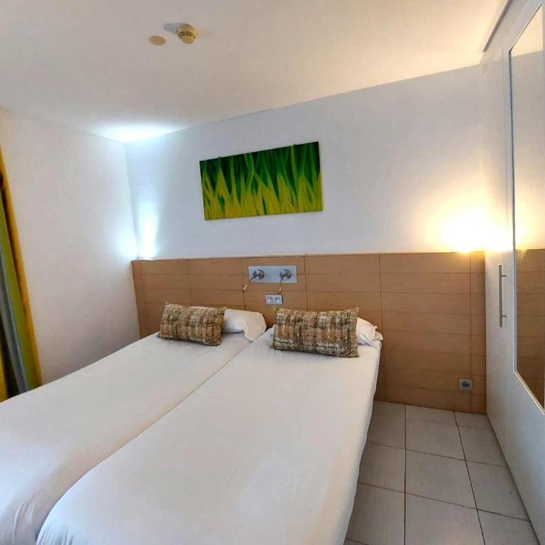 Servatur Riosol - Apartamento Clásico de 2 dormitorios con balcón, vistas al mar y aire acondicionado - 1