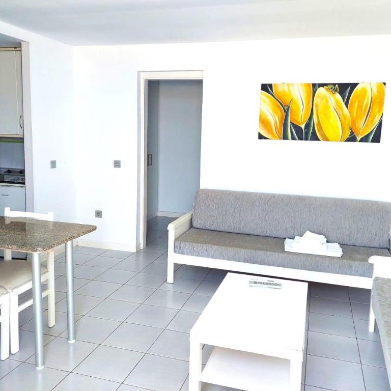 Servatur Riosol - Apartamento Clásico de 2 dormitorios con balcón, vistas al mar y aire acondicionado - 5