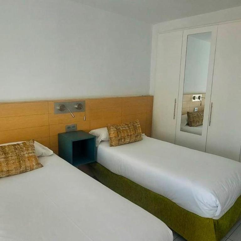 Servatur Riosol - Habitación Doble Clásica con balcón pequeño - 1