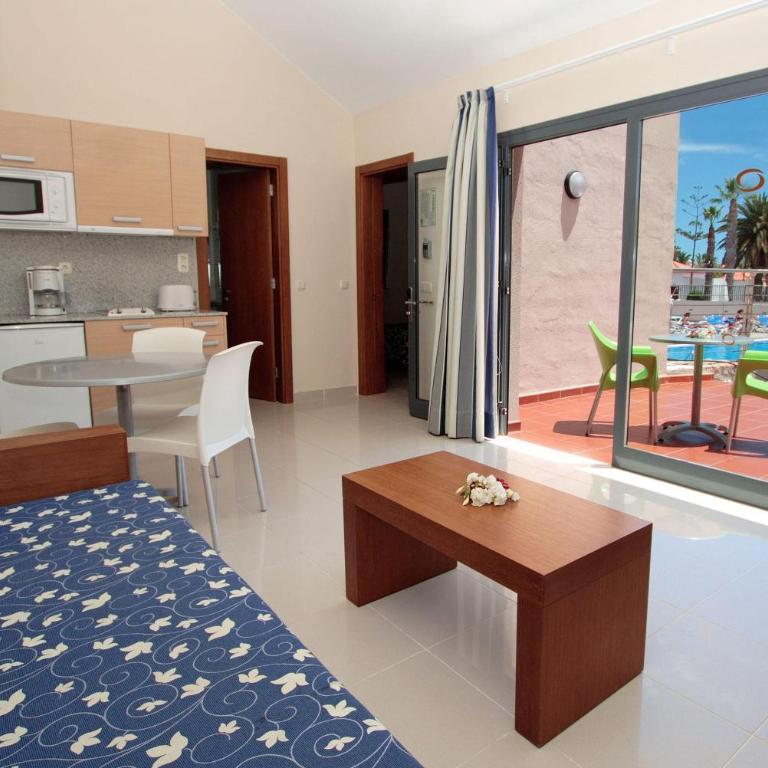 Caybeach Caleta - One-Bedroom Apartment with Pool View - 2