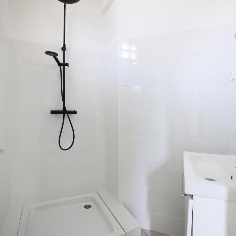 Chambre Privée dans appartement partagé BLEU - Chambre Double avec Salle de Bains Commune - 5