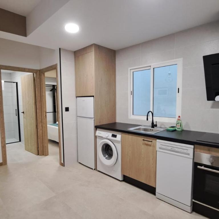 Chloe 2 - Two-Bedroom Apartment with Balcony - 11