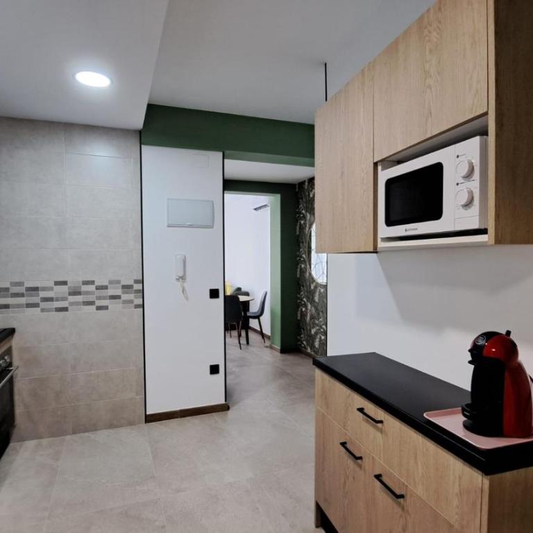 Chloe 2 - Two-Bedroom Apartment with Balcony - 11