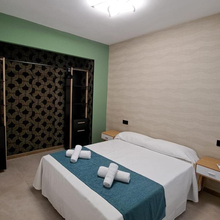 Chloe 2 - Two-Bedroom Apartment with Balcony - 15