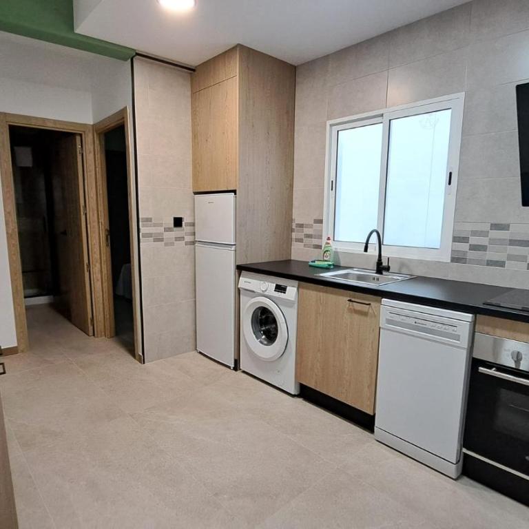 Chloe 2 - Two-Bedroom Apartment with Balcony - 1