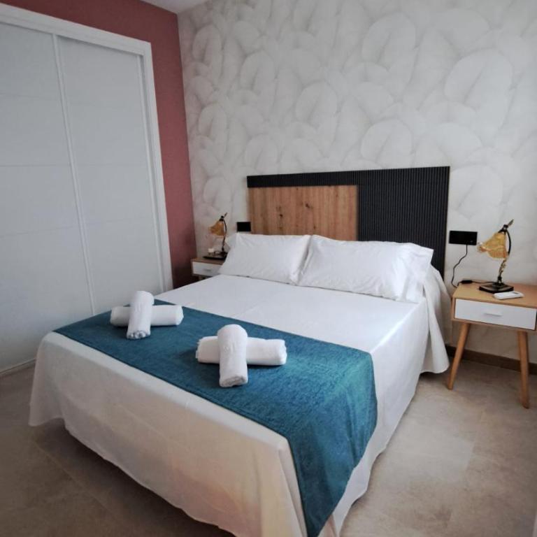 Chloe 2 - One-Bedroom Apartment with Balcony - 8