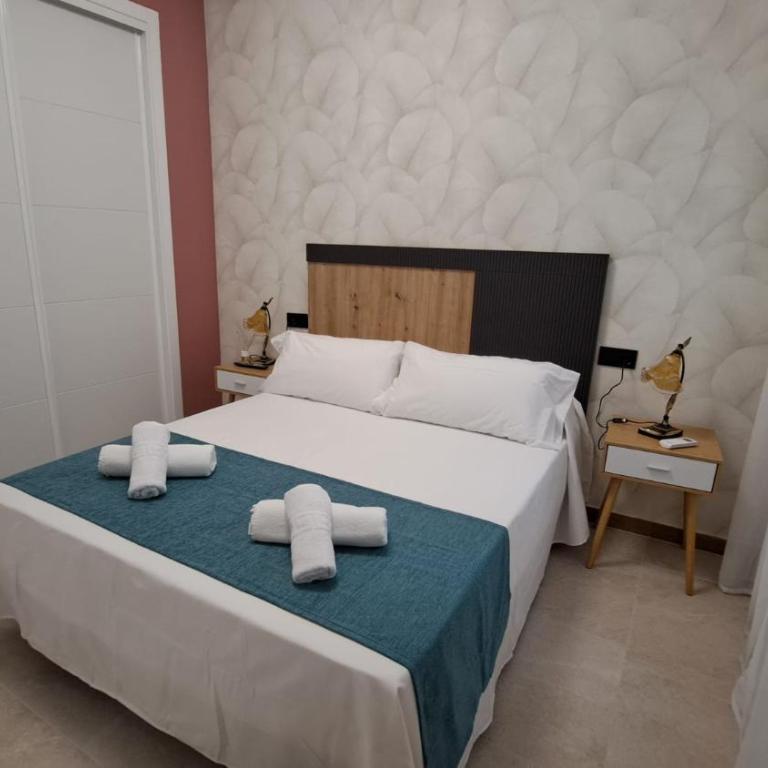Chloe 2 - One-Bedroom Apartment with Balcony - 16