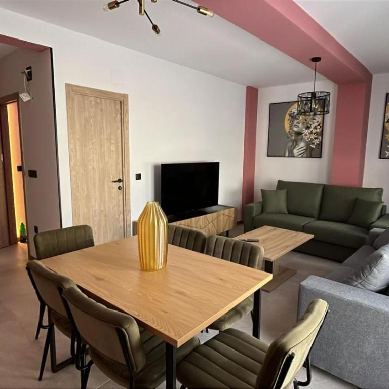 Chloe 2 - One-Bedroom Apartment with Balcony - 13