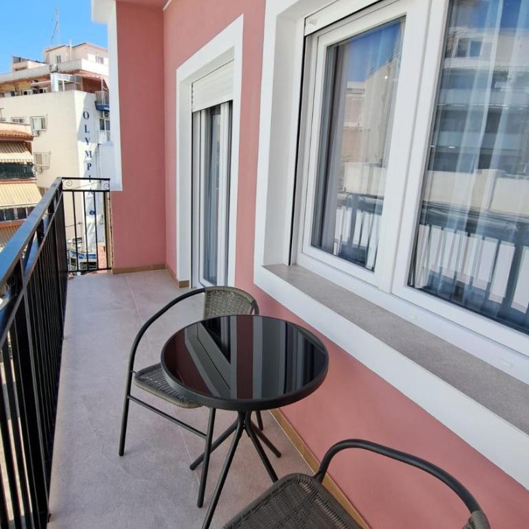 Chloe 2 - One-Bedroom Apartment with Balcony - 18
