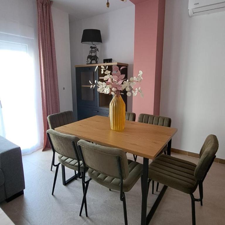 Chloe 2 - One-Bedroom Apartment with Balcony - 22