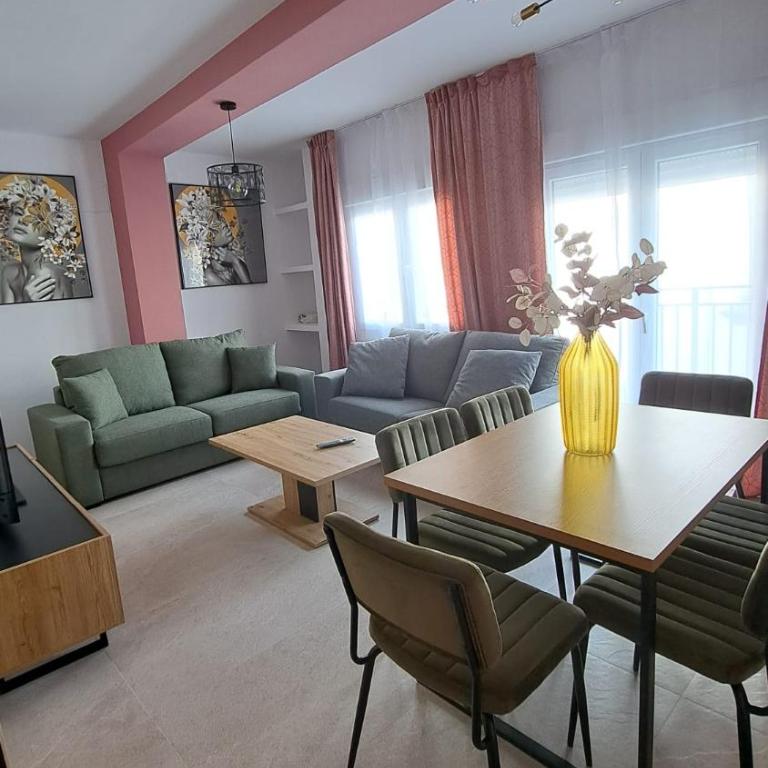 Chloe 2 - One-Bedroom Apartment with Balcony - 5