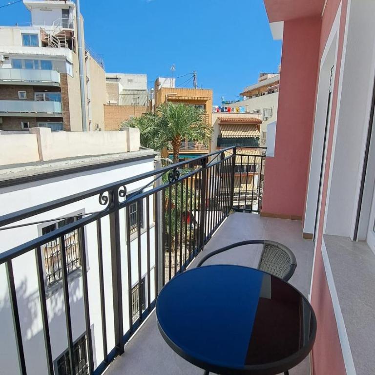 Chloe 2 - One-Bedroom Apartment with Balcony - 2
