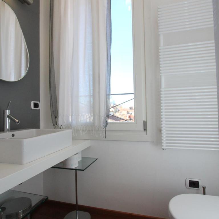 Attic Design Terrace - Two-Bedroom Apartment - 16