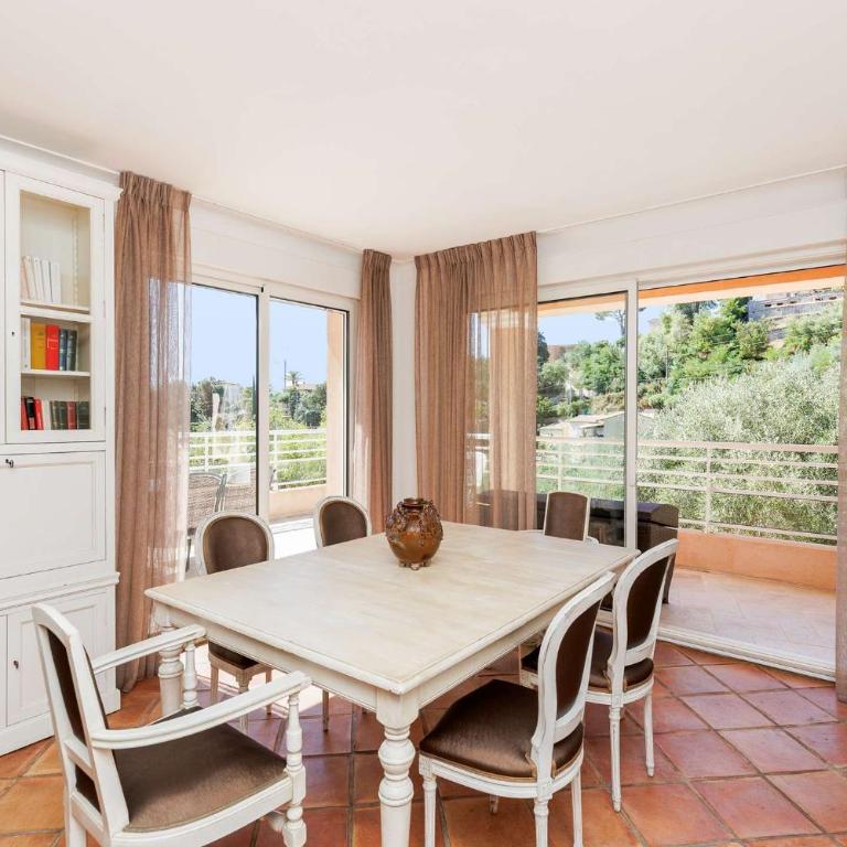 Villa familiale 220m2 avec piscine vue mer 4 chambres Mandelieu proche Cannes - Four-Bedroom Vacation Home - 6