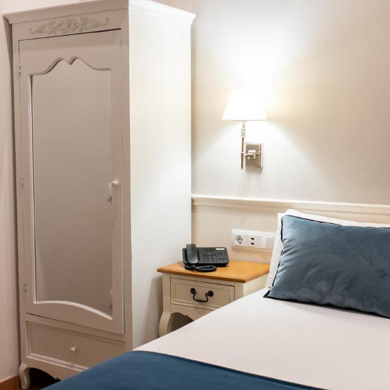 Mesón Castilla Atiram Hotels - Single Room - 4