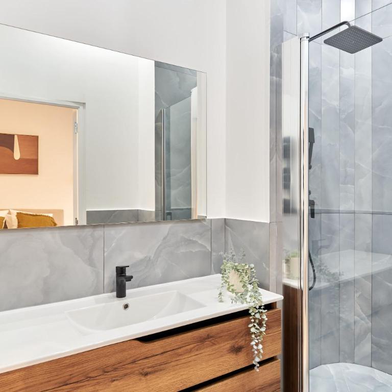 Residence with AC apartments Buttes Chaumont Park - Appartement 1 Chambre - 13