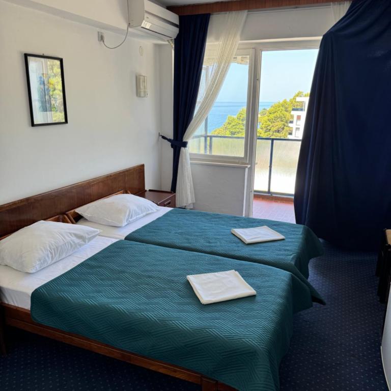 CORPUS B - Hotel Albatros - Standardna Dvokrevetna Soba sa Bračnim Krevetom, Balkonom i Pogledom na More - 20