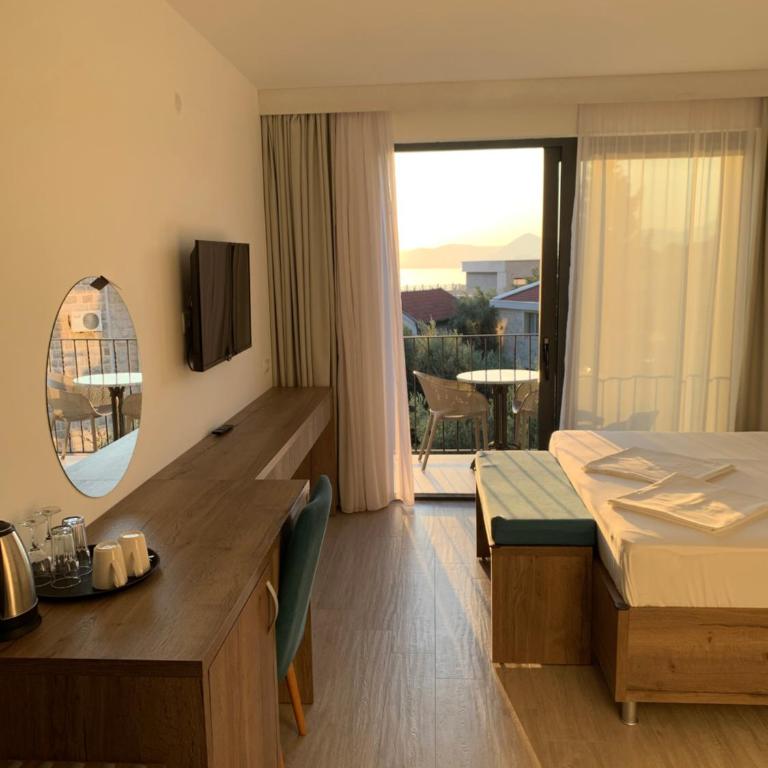 REZEVICI BOUTIQUE VILLA - Deluxe Double Room with Balcony and Sea View - 14