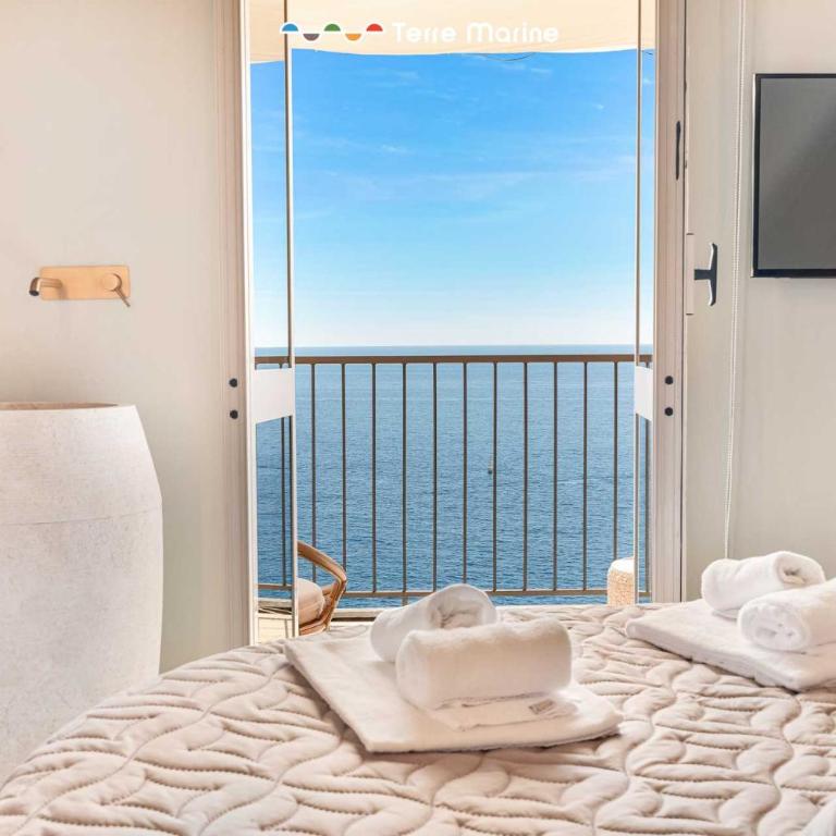 Nidoo TerreMarine - Deluxe Double Room with Balcony and Sea View - 6