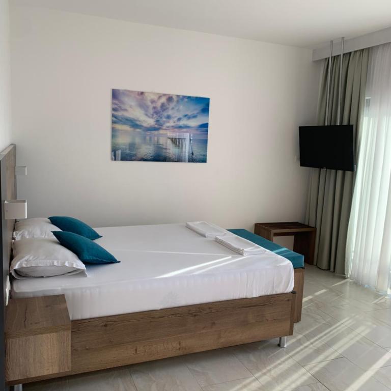 REZEVICI BOUTIQUE VILLA - Double Room with Balcony and Sea View - 9