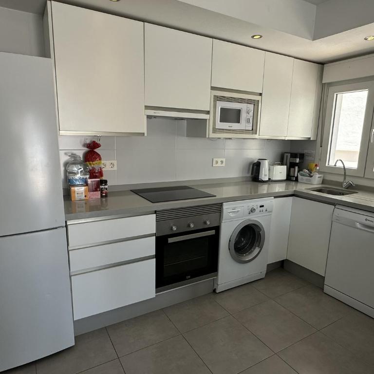 Nerja Paradise Rentals - Villa Daisy - Villa - 13