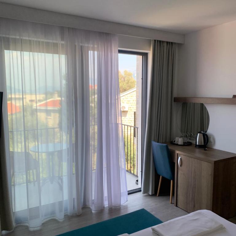 REZEVICI BOUTIQUE VILLA - Double Room with Balcony and Sea View - 8