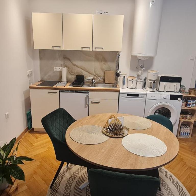 aNNa s Cozy Home with Private Forest, Canopy Terrace & Parking, near Red Bull Ring - Apartment mit 1 Schlafzimmer - 22