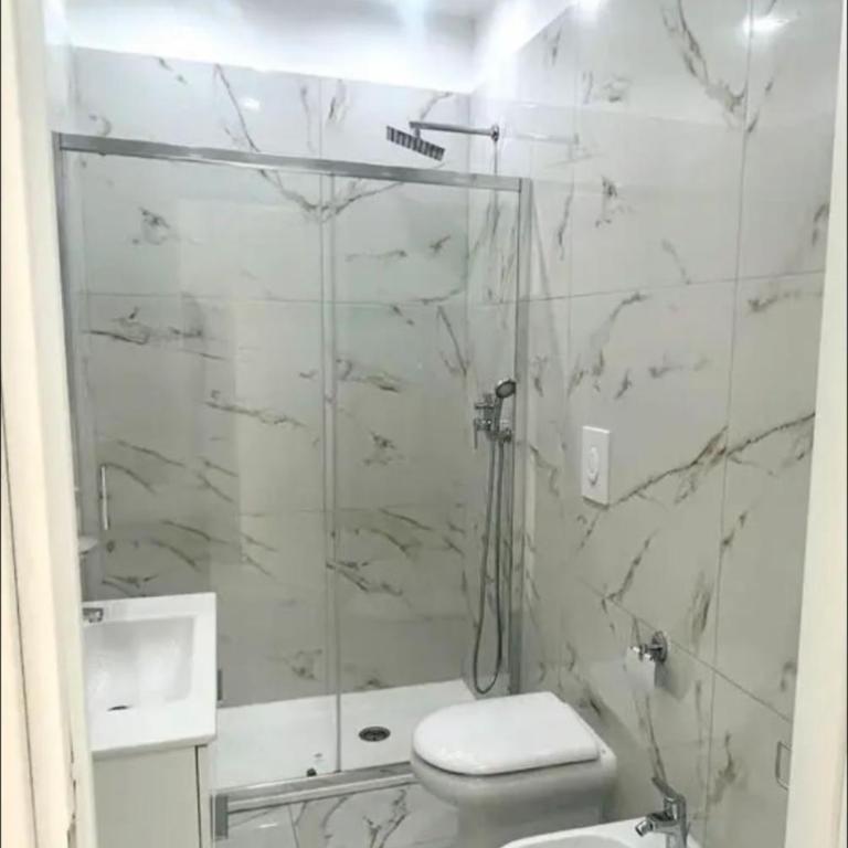 Raffy e Virgy Guesthouse - 10min from Central Station and The Center - Double Room with Terrace - 18