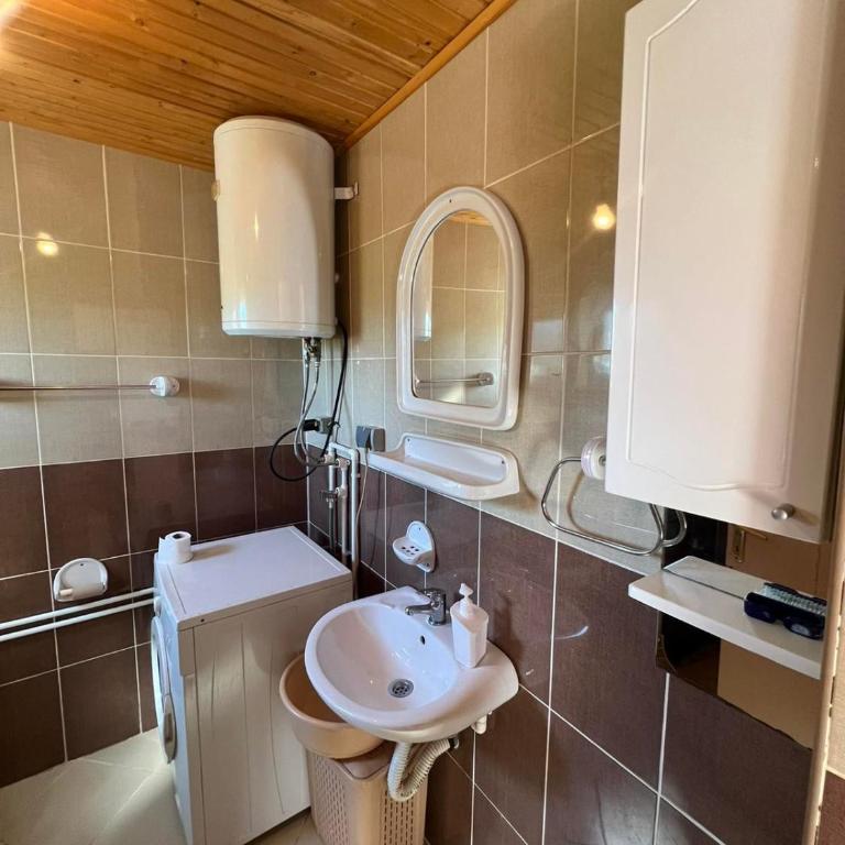 Villa Marija - Three-Bedroom House - 31