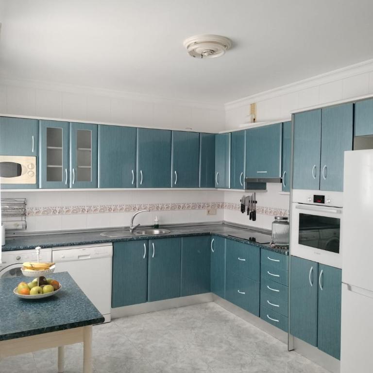 Alojamientos Gálvez Nerja Centro - Apartamento de 3 dormitorios con balcón - 9