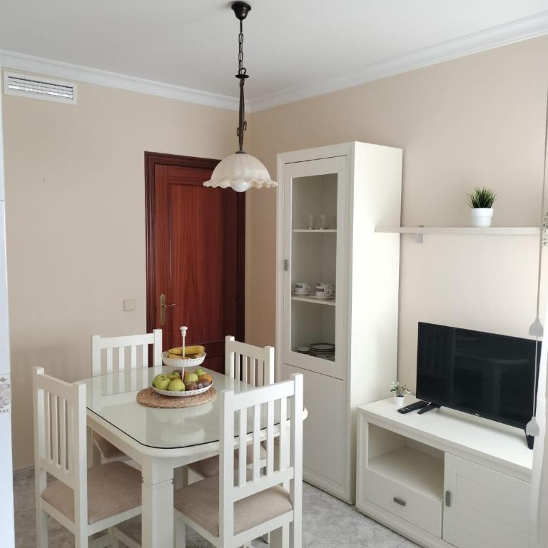 Alojamientos Gálvez Nerja Centro - Apartamento de 3 dormitorios con balcón - 1