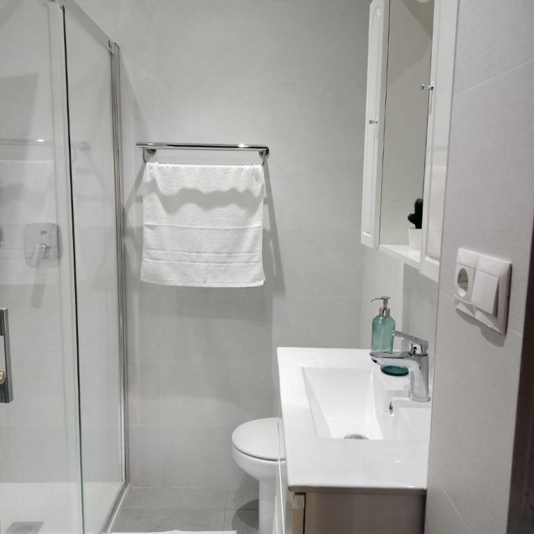 Alojamientos Gálvez Nerja Centro - Apartamento de 3 dormitorios con balcón - 23