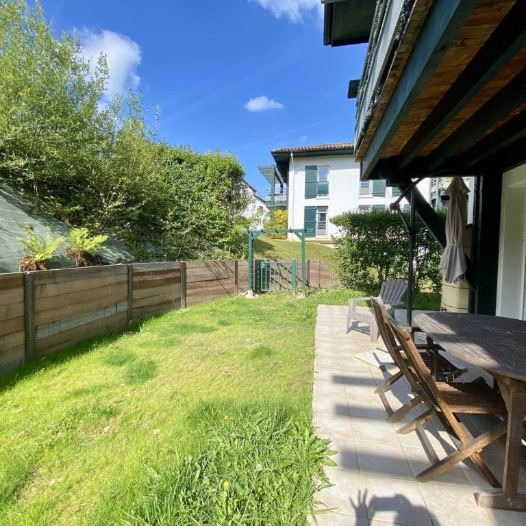 Cambo-les-Bains : Appartement 3 pièces avec parking et animaux acceptés - Apartamento de 2 dormitorios - 22