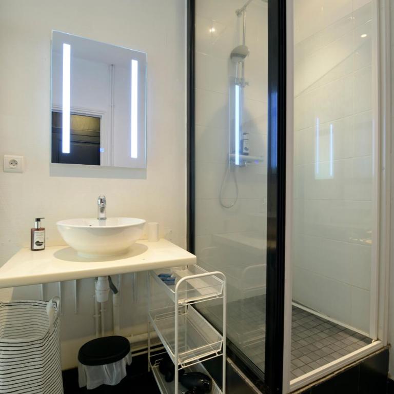 L'insolite - Appart 53m2, cosy & proche cathédrale - Apartment mit 1 Schlafzimmer - 3