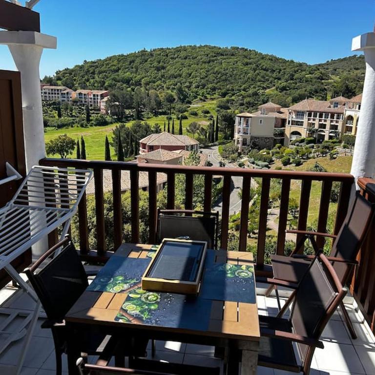 T2 vue mer, Saint-Raphaël, Village Cap Esterel - One-Bedroom Apartment - 1