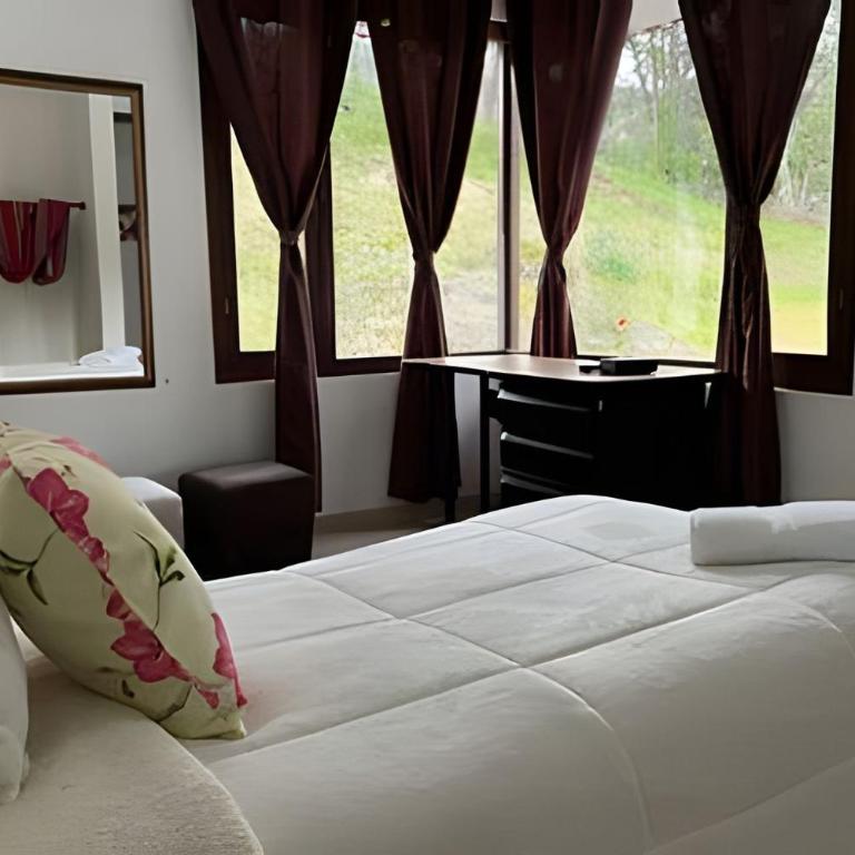 Casa de montaña con vista, BBQ y wifi confiable - Villa - 1