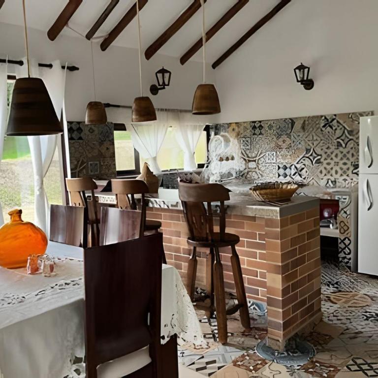 Casa de montaña con vista, BBQ y wifi confiable - Villa - 3