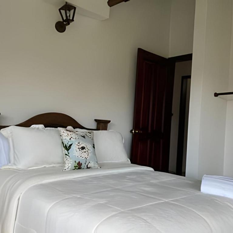 Casa de montaña con vista, BBQ y wifi confiable - Villa - 12