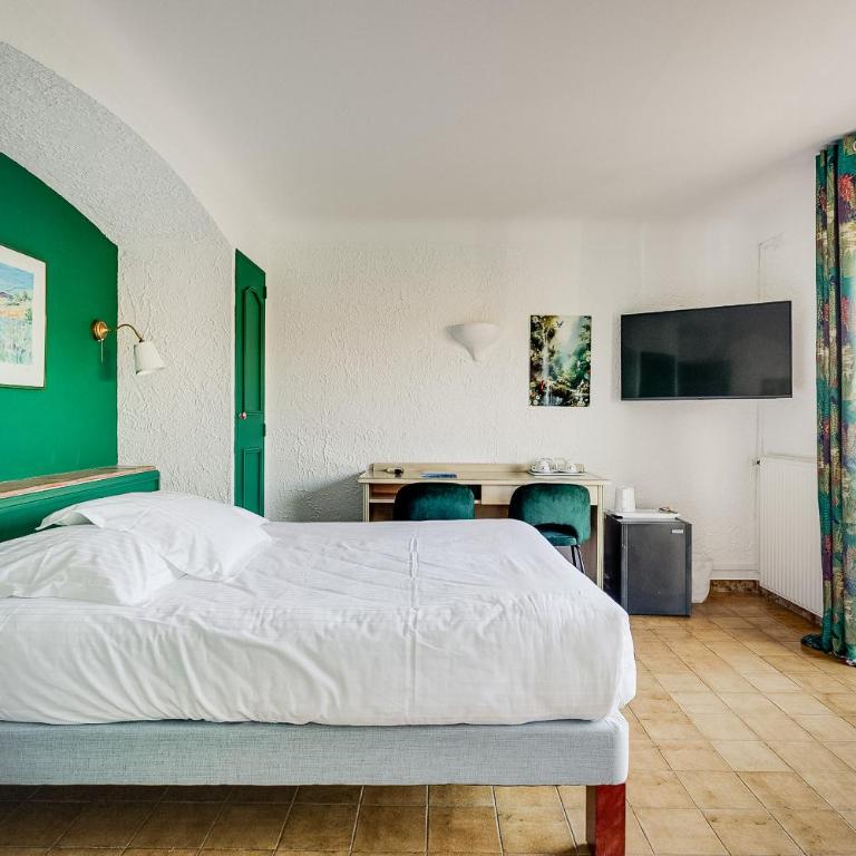 HOTEL LA QUIETUDE - Triple Room with with Terrace and Partial Sea View - 3