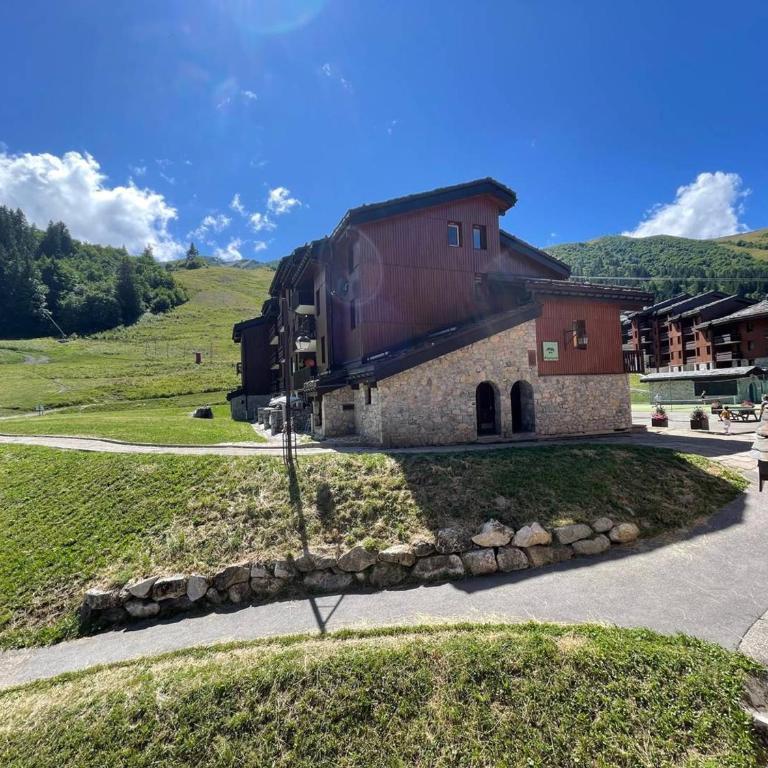 Studio ski-in/ski-out, balcon sud, cuisine équipée, 4 pers, animaux ok - FR-1-356-274 - Estudio - 10