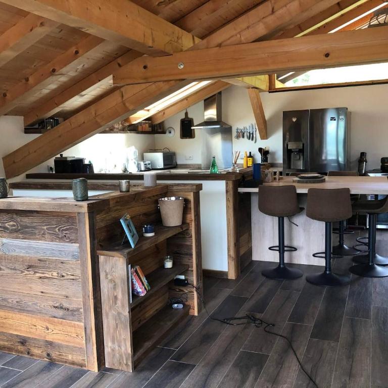 Beautiful chalet with panoramic views in Samoens walking distance to the village - Chalet - 10