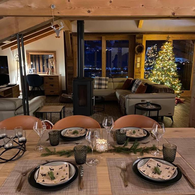 Beautiful chalet with panoramic views in Samoens walking distance to the village - Chalet - 13