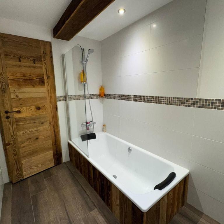 Beautiful chalet with panoramic views in Samoens walking distance to the village - Chalet - 22