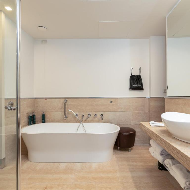 DoubleTree by Hilton Florence Metropole - Junior Suite - 11