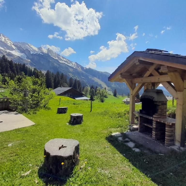 Chalet at the foot of the Nordic domain - Chalet - 14