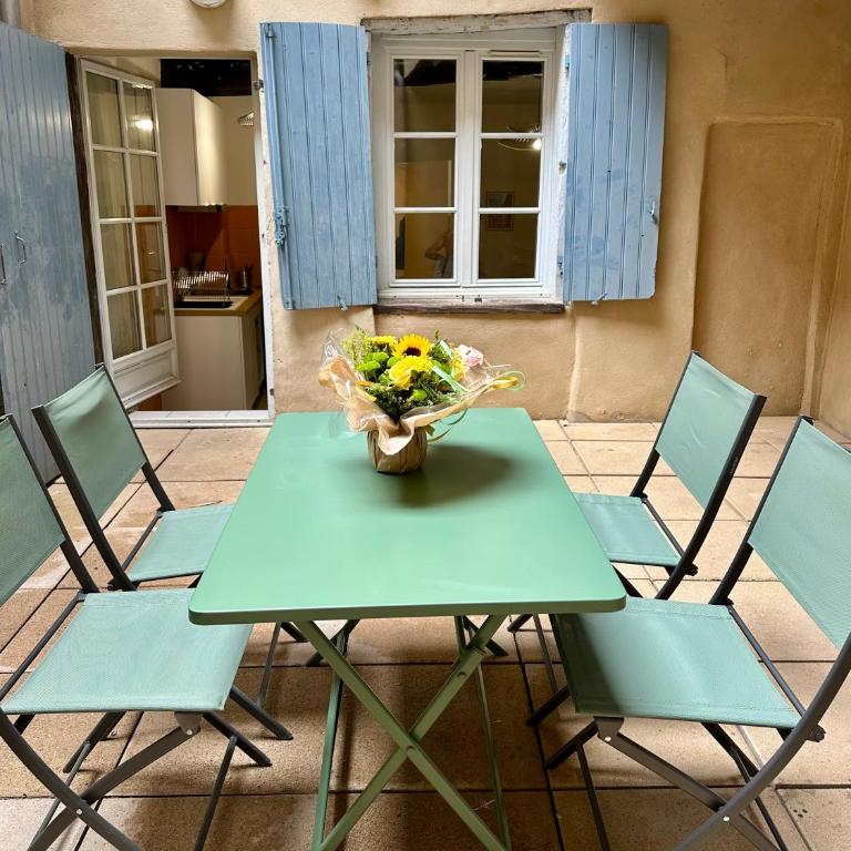 Une terrasse à 200m de la cathédrale - 4 personnes - logement entièrement rénové - Apartment mit 1 Schlafzimmer - 2