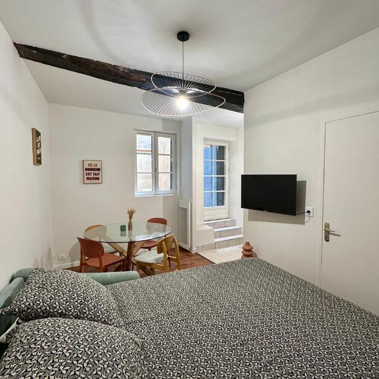 Une terrasse à 200m de la cathédrale - 4 personnes - logement entièrement rénové - Apartment mit 1 Schlafzimmer - 3