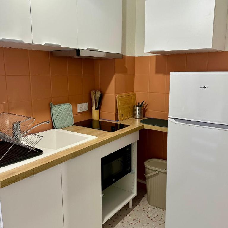 Une terrasse à 200m de la cathédrale - 4 personnes - logement entièrement rénové - Apartment mit 1 Schlafzimmer - 4